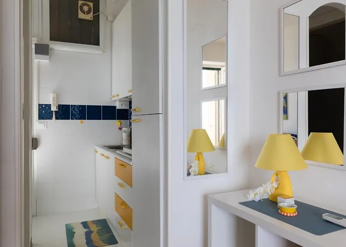 144 - Sunshine 9, Fronte E Vista Mare, 100metri 아파트 산레모