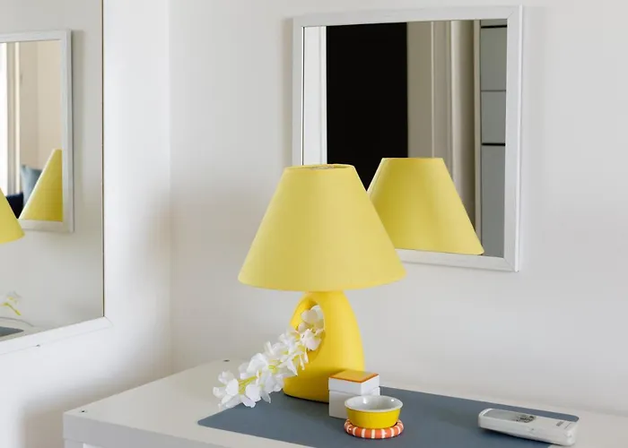144 - Sunshine 9, Fronte E Vista Mare, 100metri * Sanremo